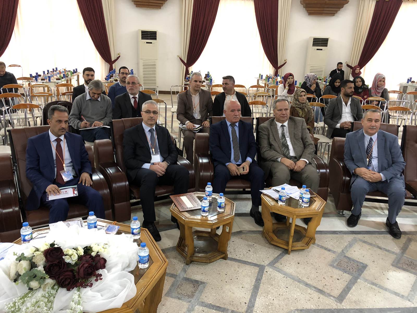 ممثل عن كليتنا يحضر ندوة علمية