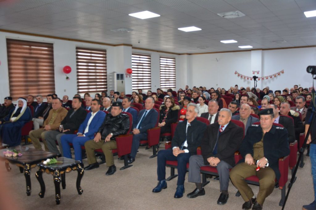حضور  متميز لكليتنا في الاحتفالية الرمزية بعيد الميلاد المجيد