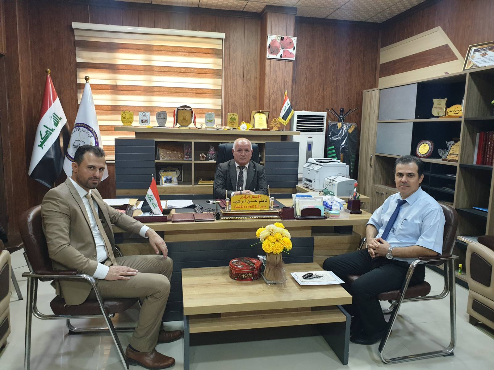 لقاء السيد عميد كلية الإدارة والاقتصاد برئيس ومقرر قسم إدارة الأعمال