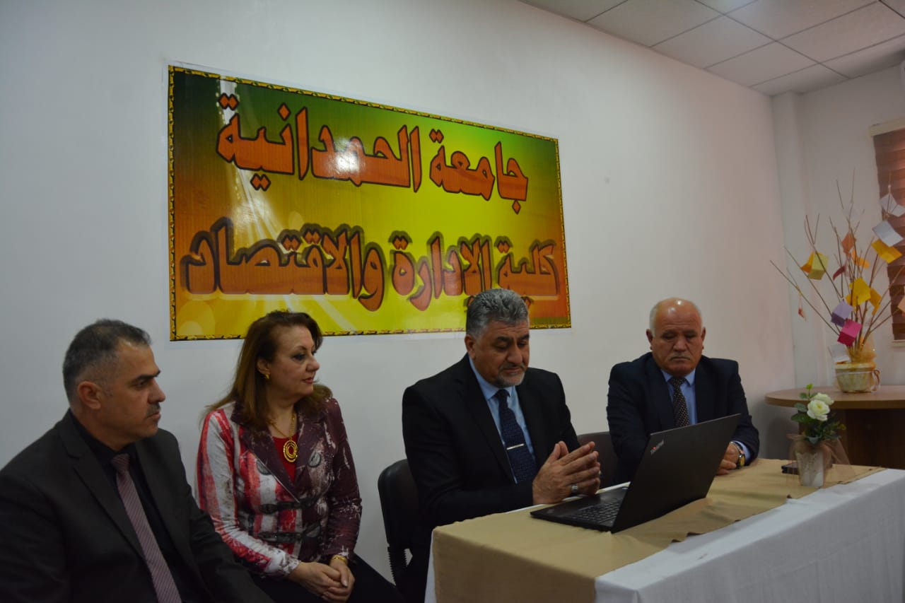 السيد رئيس الجامعة يتفقد سير الامتحانات الإلكترونية في كلية الإدارة والاقتصاد