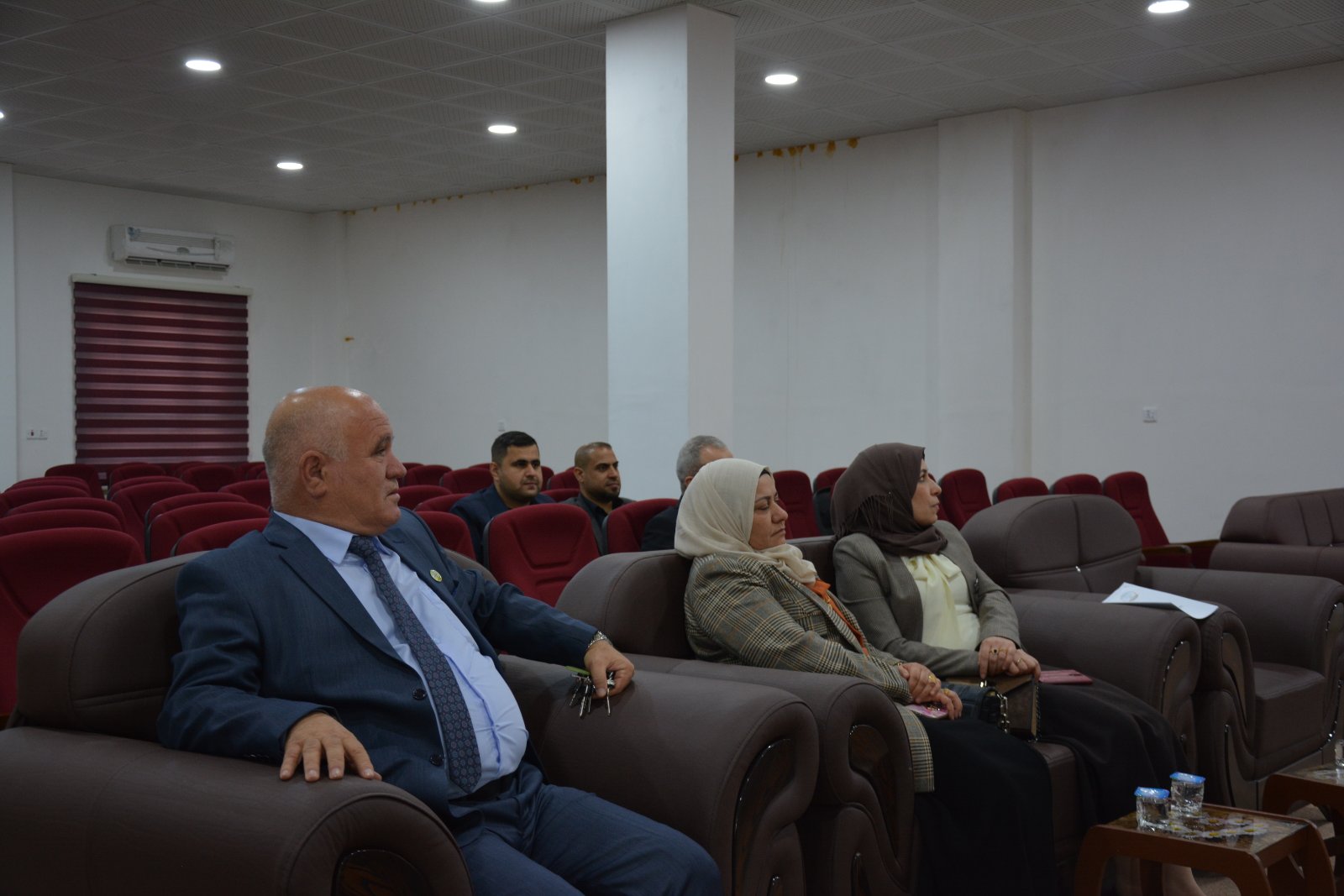 كلية الإدارة والاقتصاد تناقش بحوث المشاركين في المؤتمر العلمي الثالث لجامعة الحمدانية