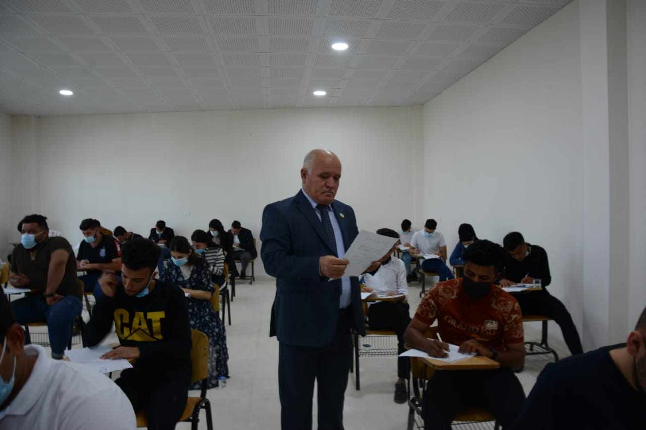 كلية الإدارة والاقتصاد تواصل امتحاناتها الحضورية لنهاية الكورس الأول
