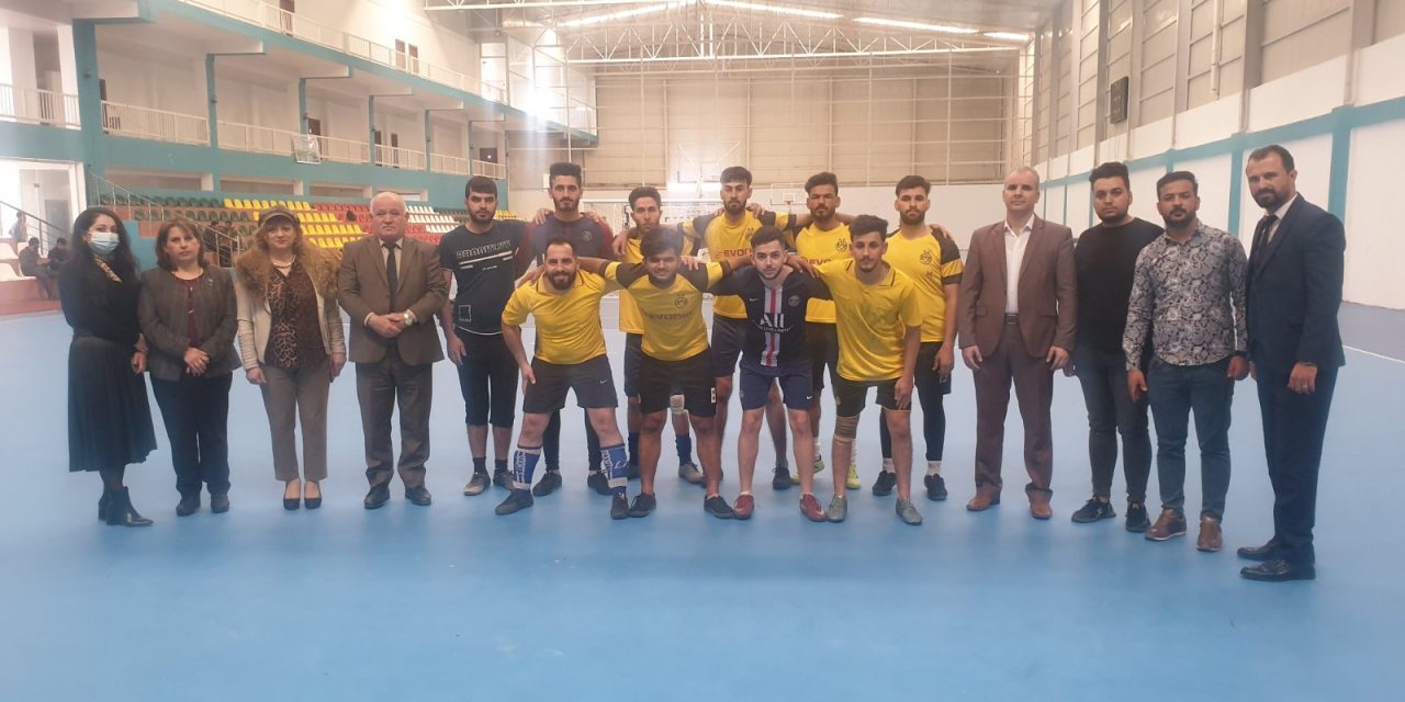 فوز فريق المحاسبة بالمركز الثاني في ختام بطولة طلبةجامعة الحمدانية لكرة القدم الصالات