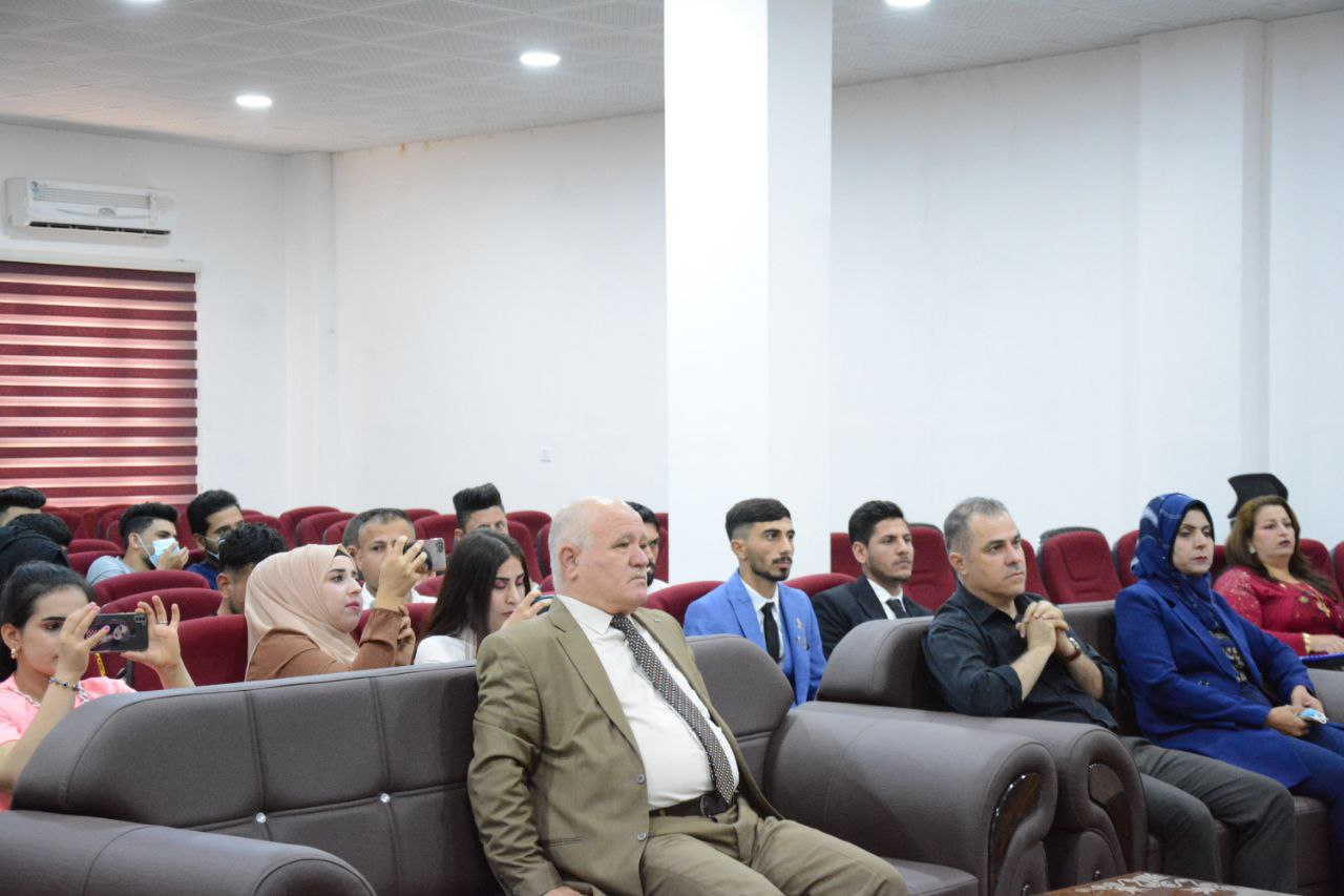 استمرار جلسات الملتقى العلمي السنوي الثاني لمناقشة بحوث تخرج طلبة المراحل المنتهية في كلية الادارة والاقتصاد