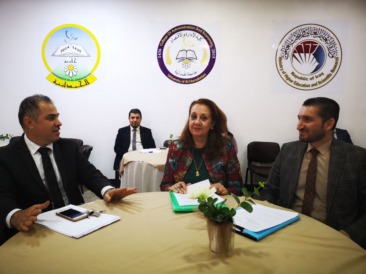 كلية الادارة والاقتصاد تنظم حلقة نقاشية