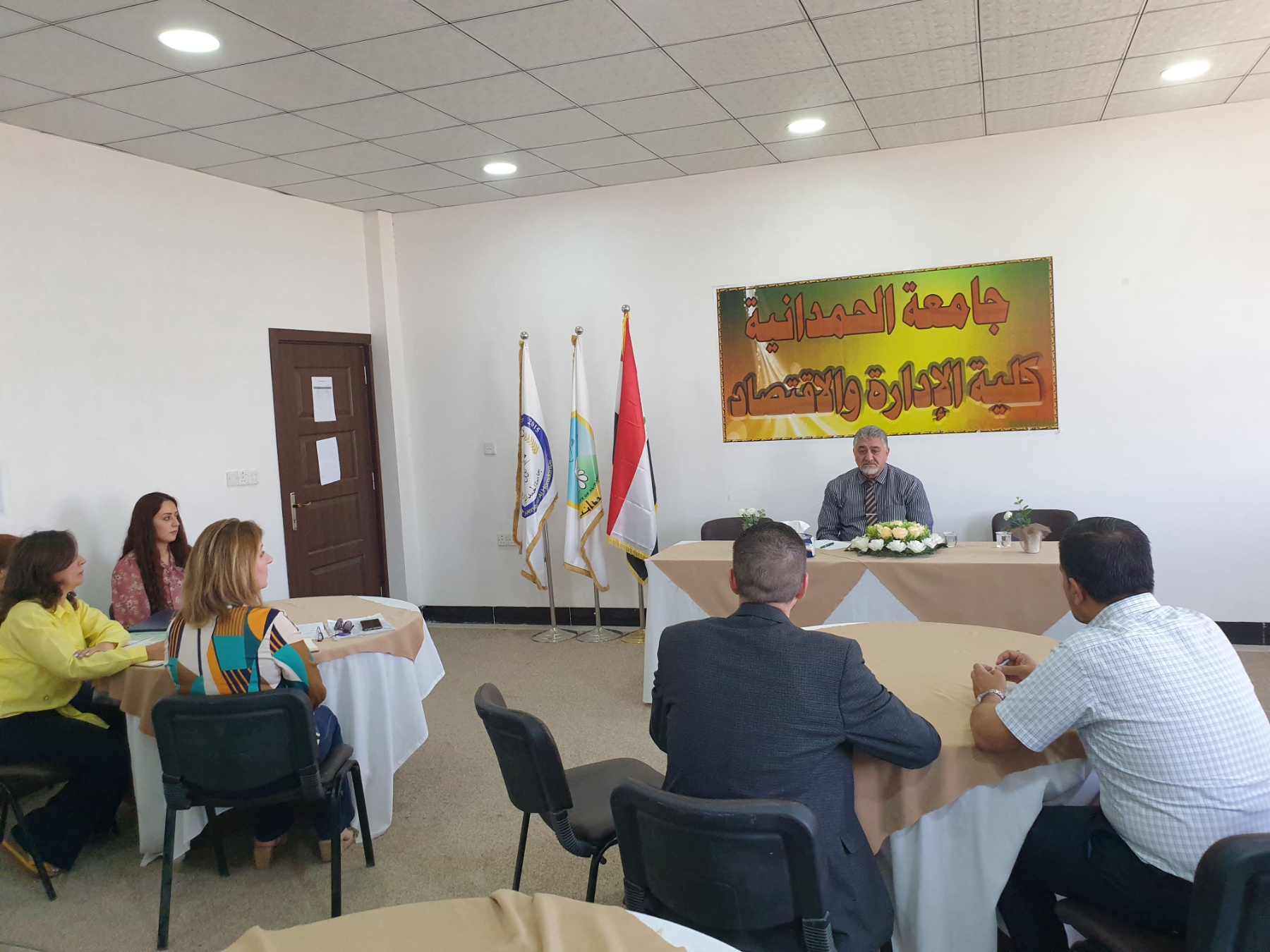 السيد رئيس الجامعة يعقد اجتماعا موسعا مع الكادر التدريسي والوظيفي لكلية الادارة والاقتصاد