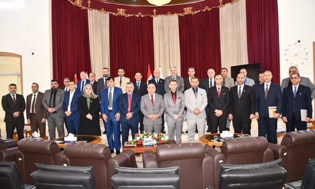 السيد عميد الكلية يحضر اجتماع لجنة عمداء تخصصات العلوم الادارية والاقتصادية الذي عقد في رحاب جامعة الموصل