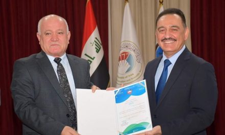 السيد عميد كلية الادارة والاقتصاد يحصل على كتاب شكر وتقدير من رئيس جامعة الموصل