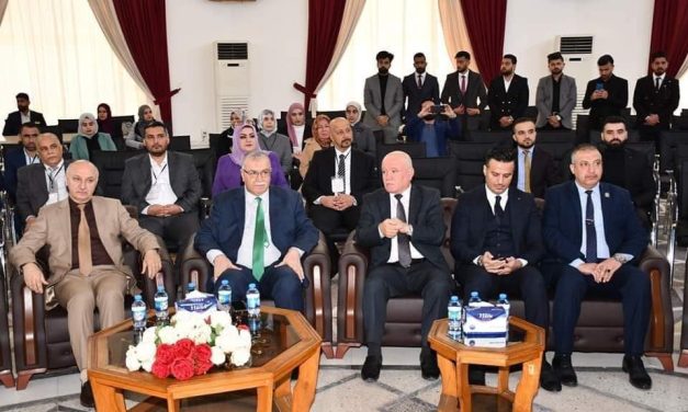 السيد عميد كلية الادارة والاقتصاد يشارك في افتتاحية المؤتمر العلمي الاول لقسم المحاسبة في جامعة الموصل