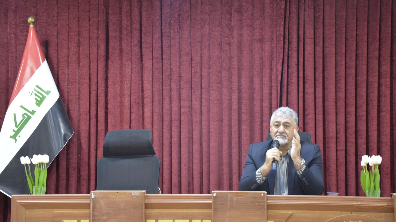 السيد رئيس الجامعة يعقد اجتماعا مع اعضاء المجلس والهيئة التدريسية في كلية الادارة والاقتصاد
