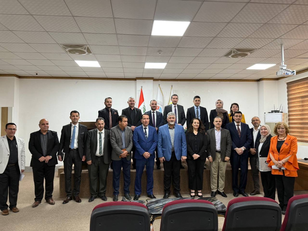 السيدة عميد كلية الإدارة والإقتصاد تحضر اجتماعاً موسعا في رئاسة الجامعة لمناقشة جملة من الأمور التنظيمية