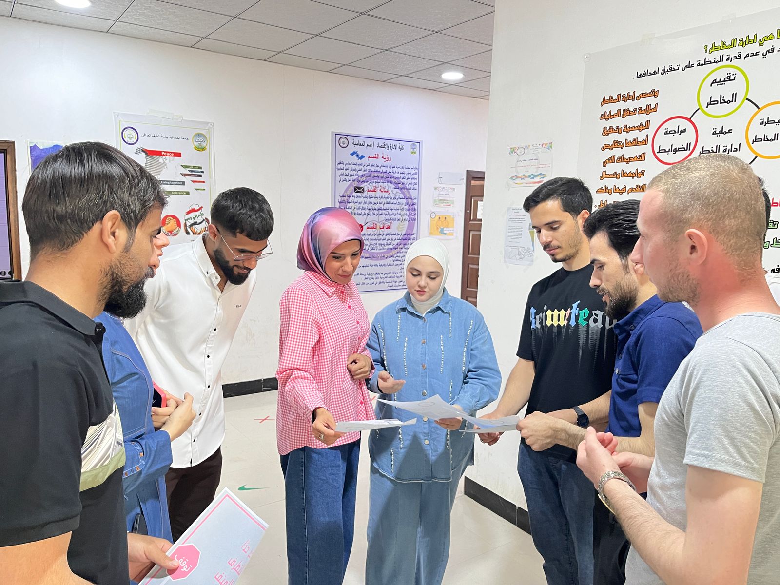 حملة تطوعية في كلية الادارة والاقتصاد عن مكافحة التطرف الفكري