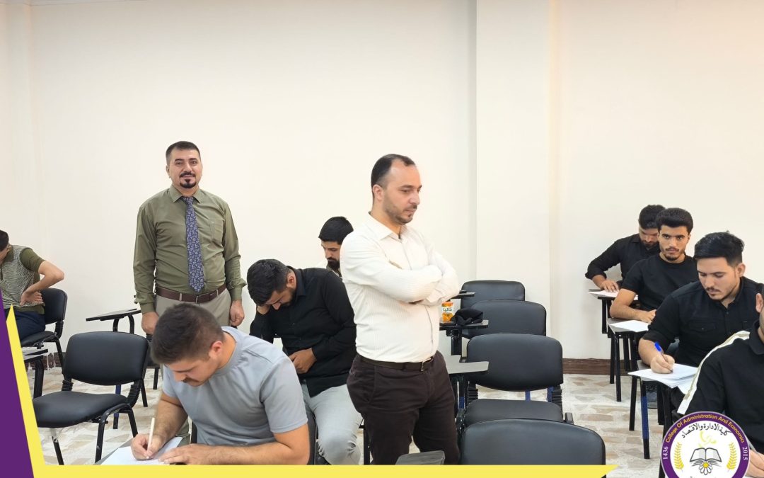 توزيع العصائر على الطلبة بمناسبة المولد النبوي الشريف